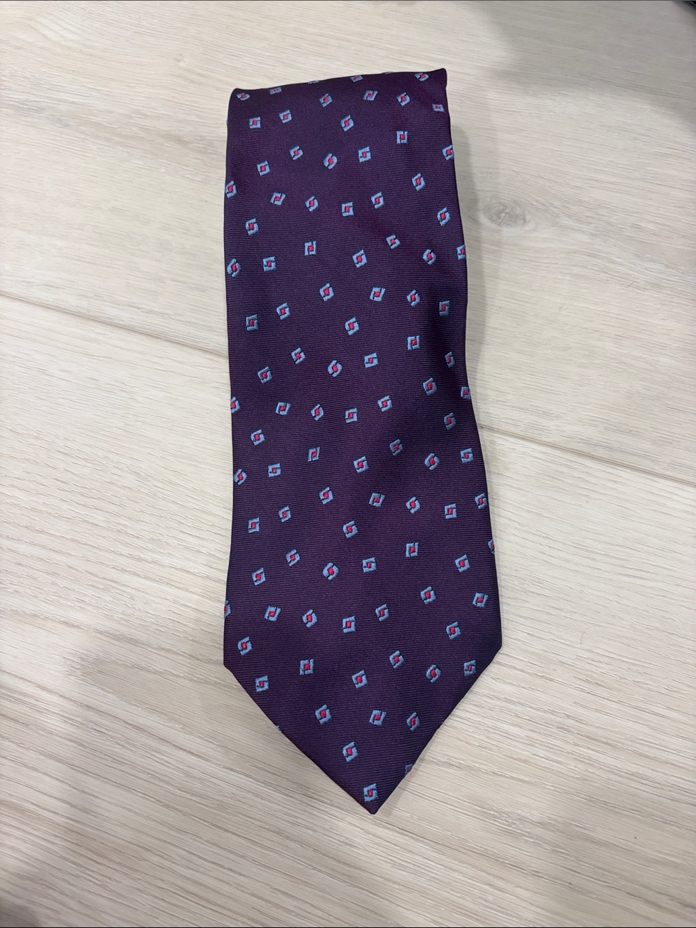 Charvet Classic Men's Purple Patterned Silk Tie